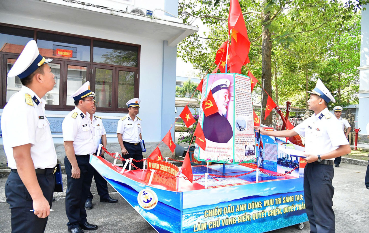 Thiết bị điều khiển mục ti&ecirc;u ẩn hiện từ xa &ndash; Đại đội 4, Tiểu đo&agrave;n 2