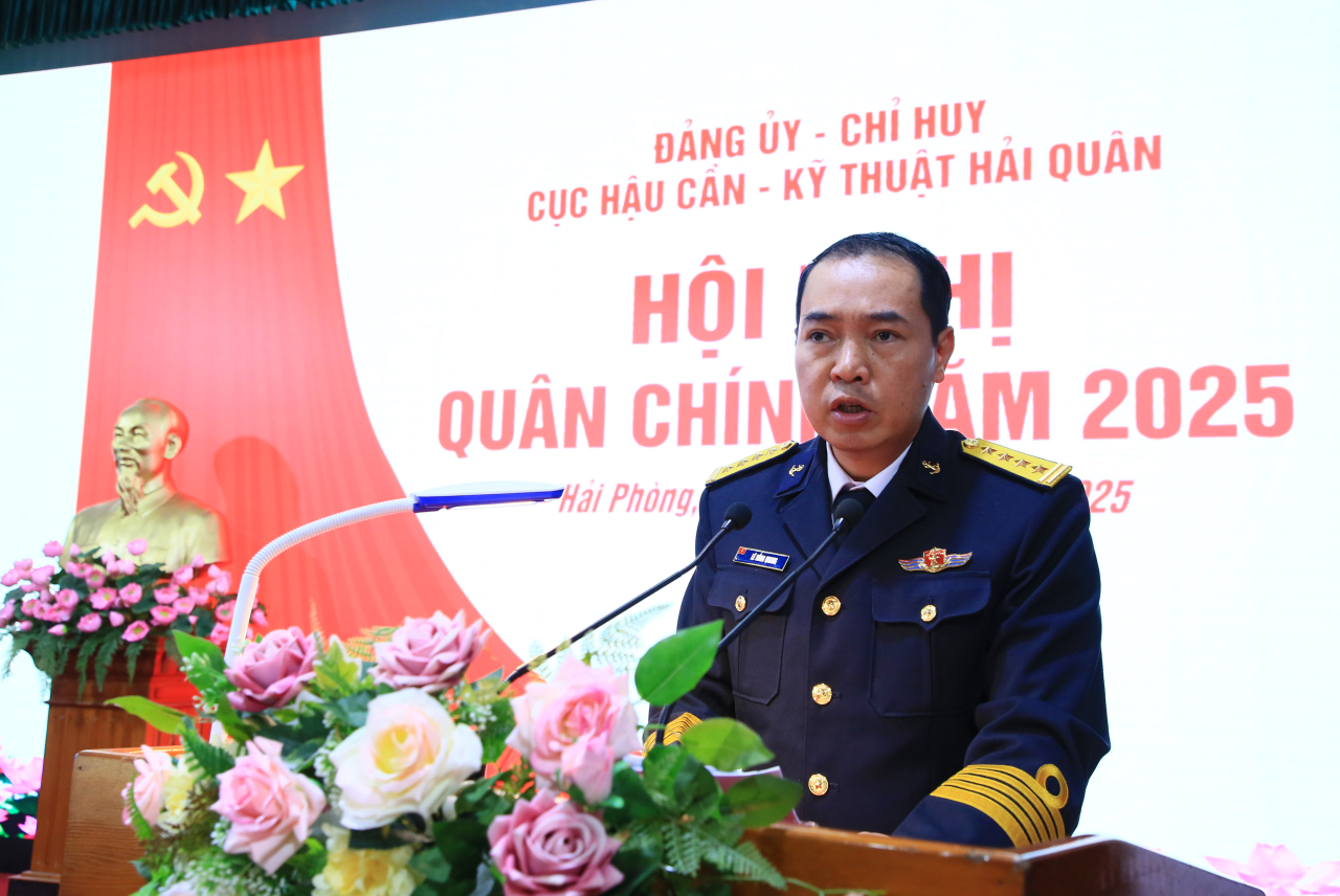 Đại tá Lê Hồng Quang định hướng hội nghị thảo luận