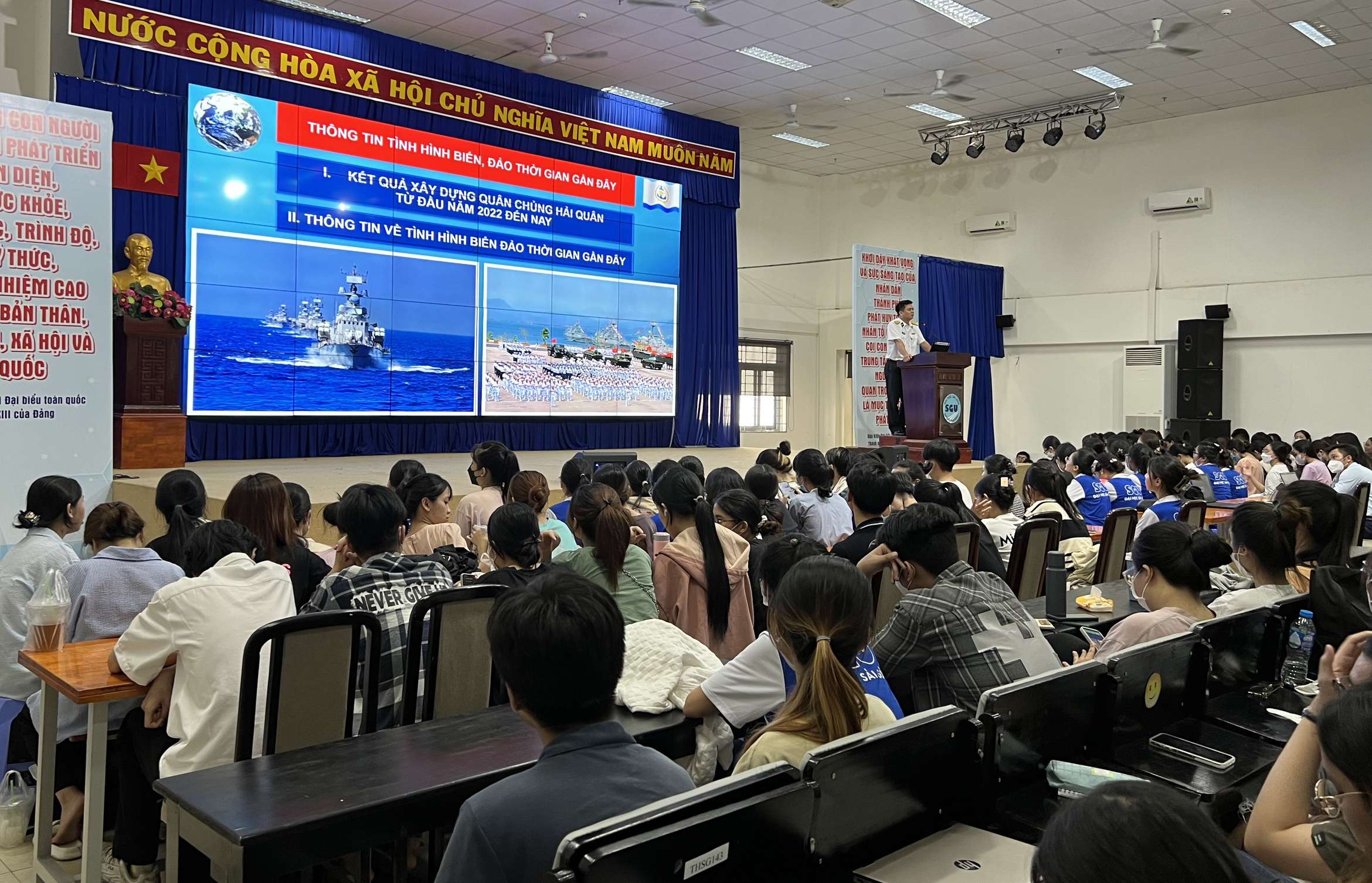 Lữ đoàn 125 thông tin về tình hình biển, đảo tại trường Đại học Sài Gòn
