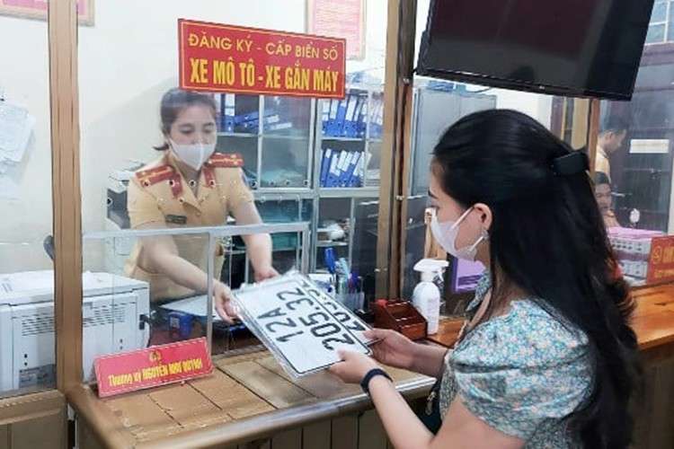 Đăng ký xe không còn ràng buộc địa giới-một bước tiến trong cải cách hành chính phục vụ nhân dân