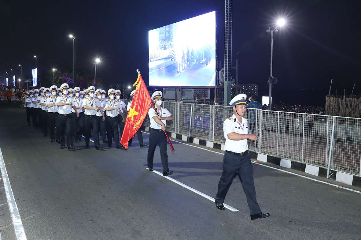 Diễu binh trên đường phố Visakhapatnam