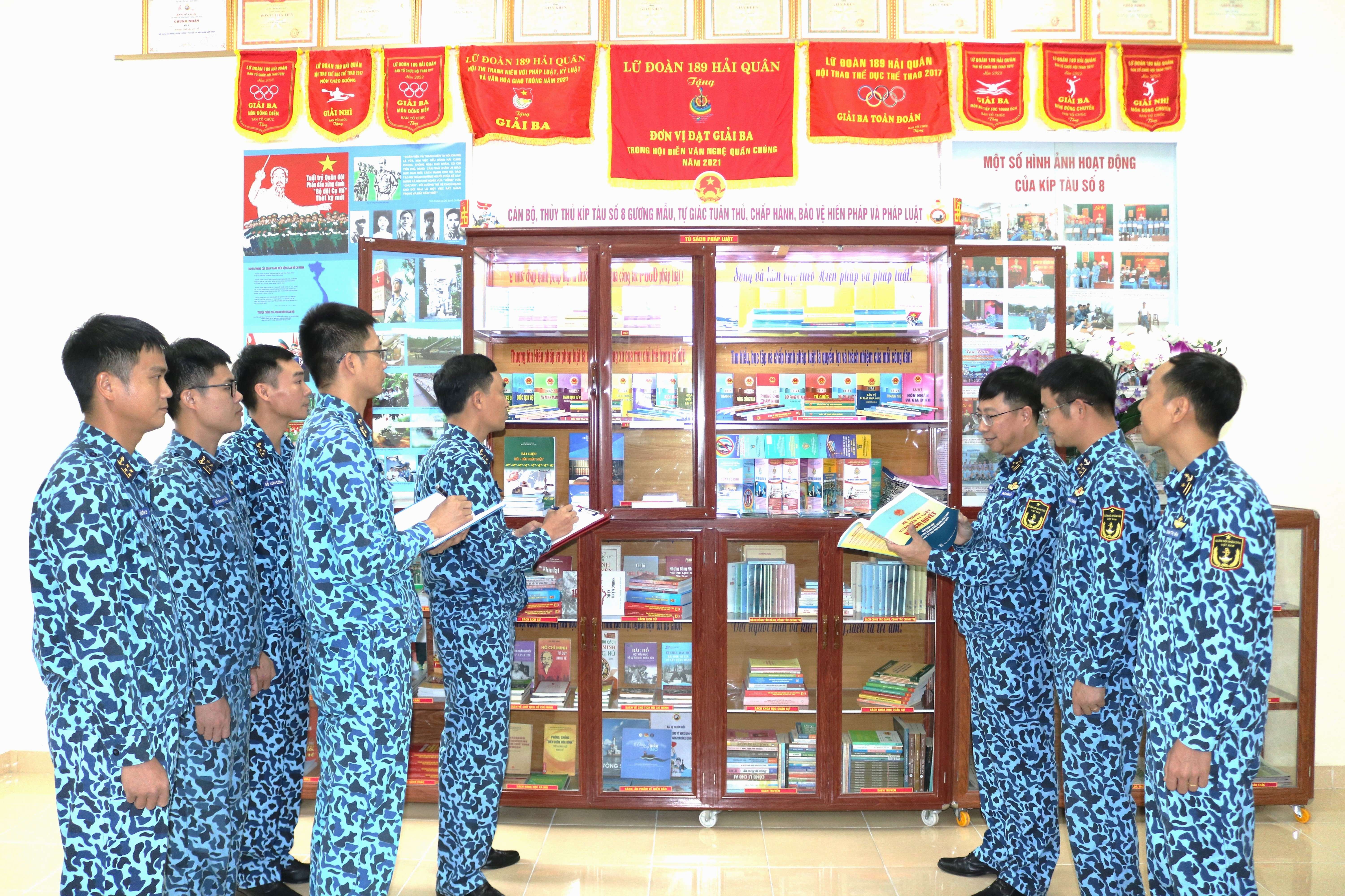 Lữ đoàn 189 chú trọng tuyên truyền, phổ biến, giáo dục pháp luật