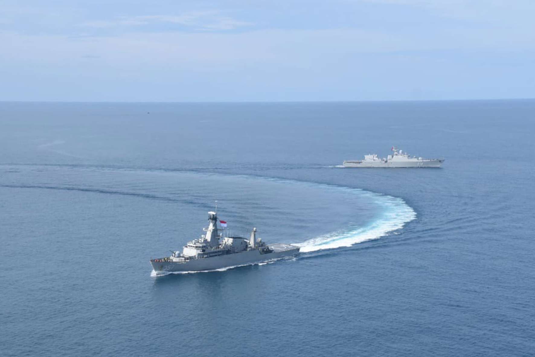 Hải quân hai nước Việt Nam-Indonesia luyện tập chung trên biển