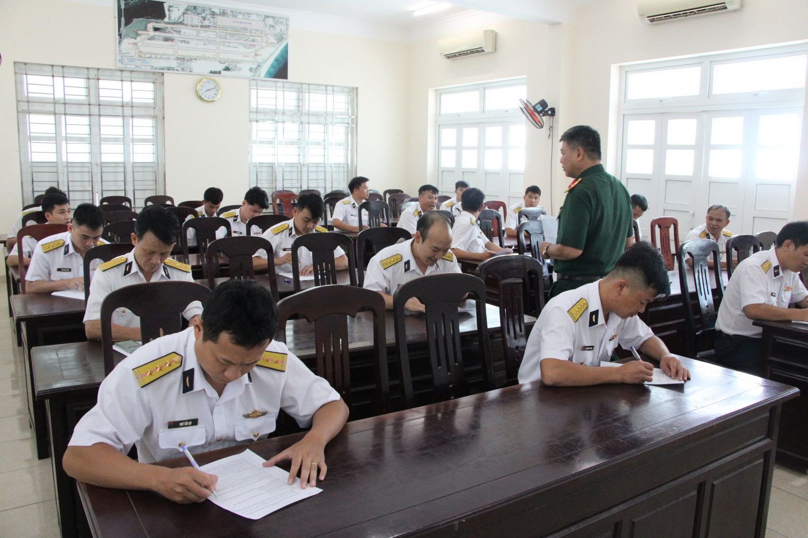Cục Quân huấn - Nhà trường kiểm tra, phúc tra kết quả huấn luyện bay tại Lữ đoàn 954