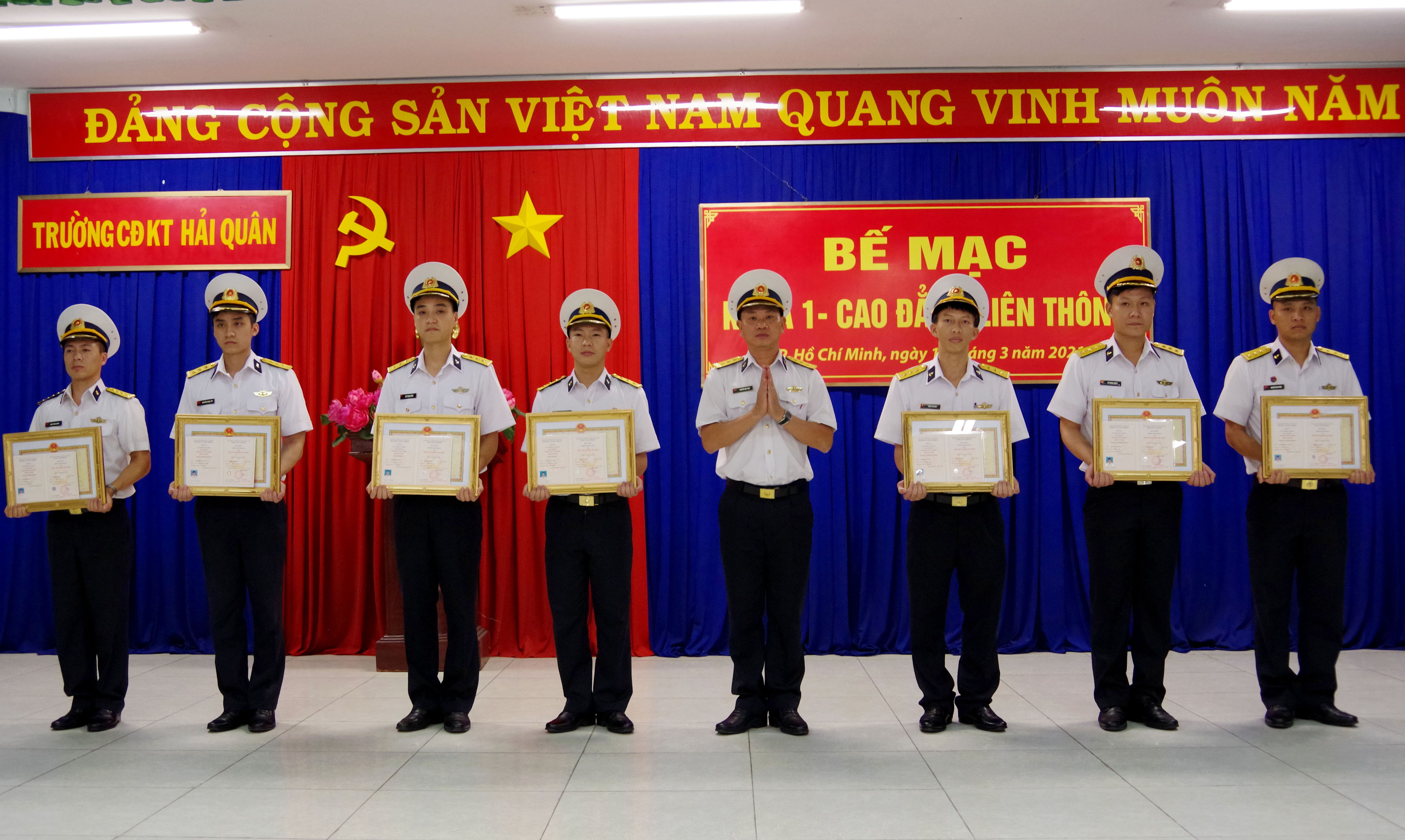 Trường Cao đẳng Kỹ thuật Hải quân: Bế giảng Khóa 1-Cao đẳng liên th... -  Báo Hải Quân Việt Nam