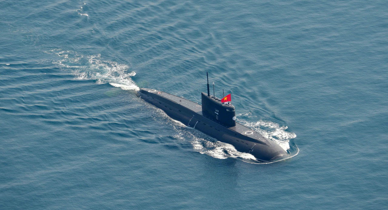 Tàu ngầm Kilo-636 được mệnh danh là “hố đen đại dương”, có sức mạnh răn đe lớn của Hải quân Việt Nam từ lòng biển.