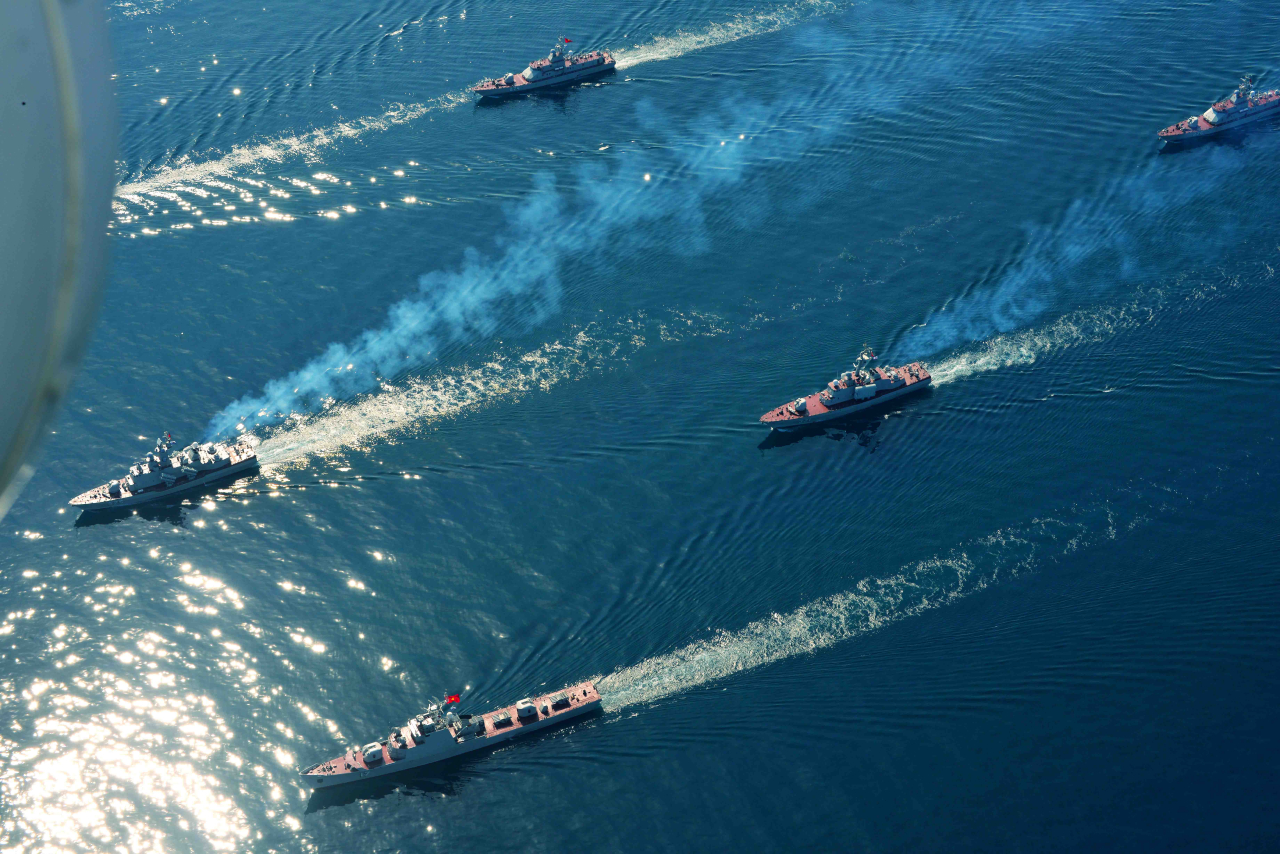 Bộ đội Hải quân như những cột mốc sống giữa trùng khơi, ngày đêm canh giữ biển trời Tổ quốc.