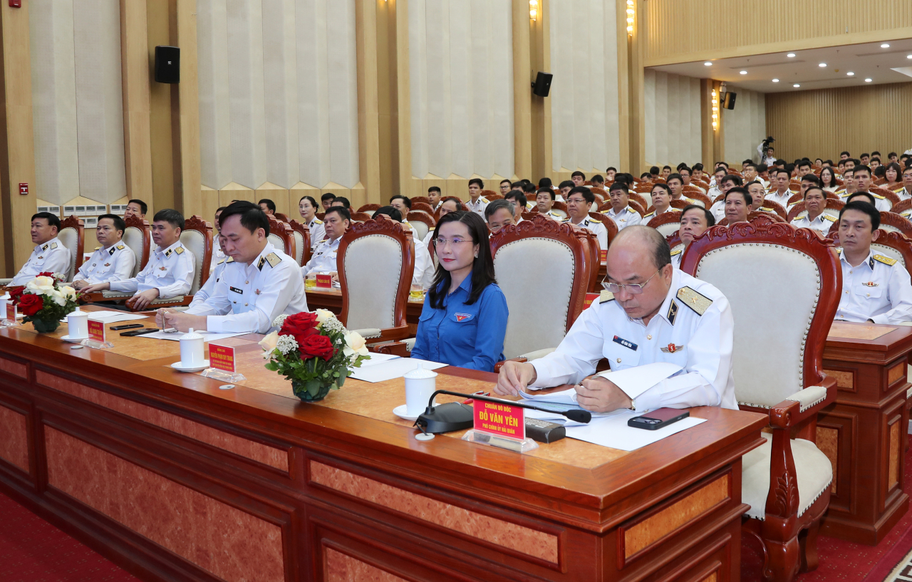 Các đại biểu tham dự chương trình