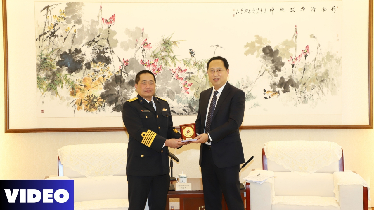 Đoàn công tác Hải quân Việt Nam chào xã giao lãnh đạo thành phố Thanh Đảo và Hạm đội Bắc Hải (Trung Quốc)