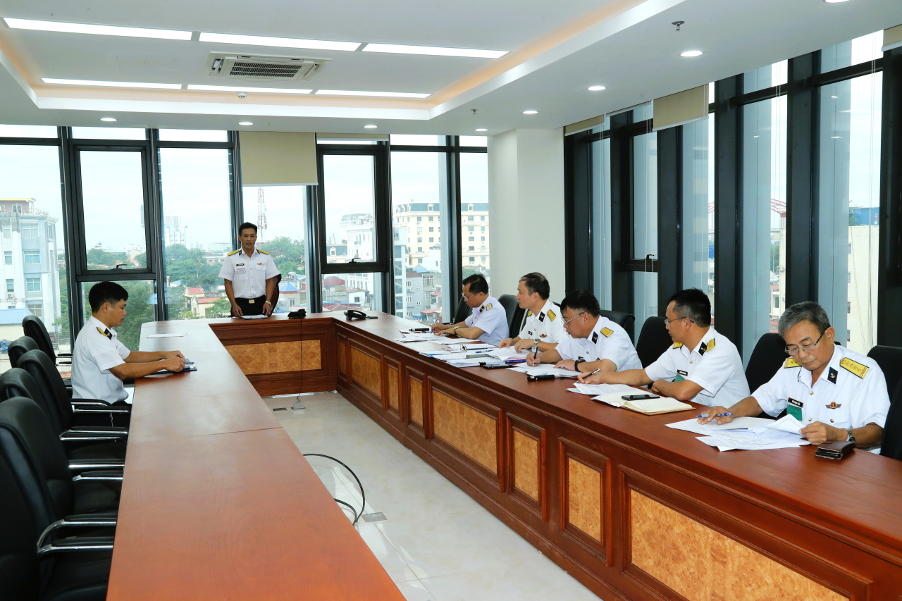 Thi thực hành điều hành hội nghị đảng uỷ thông qua kế hoạch chiến đấu