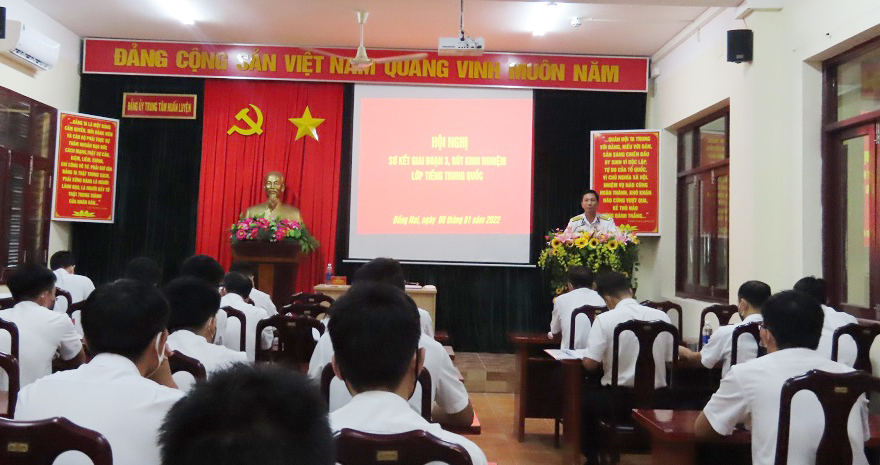 Vùng 2: Sơ kết giai đoạn 3 lớp tiếng Trung Quốc khóa 1 - Báo Hải Quân Việt  Nam