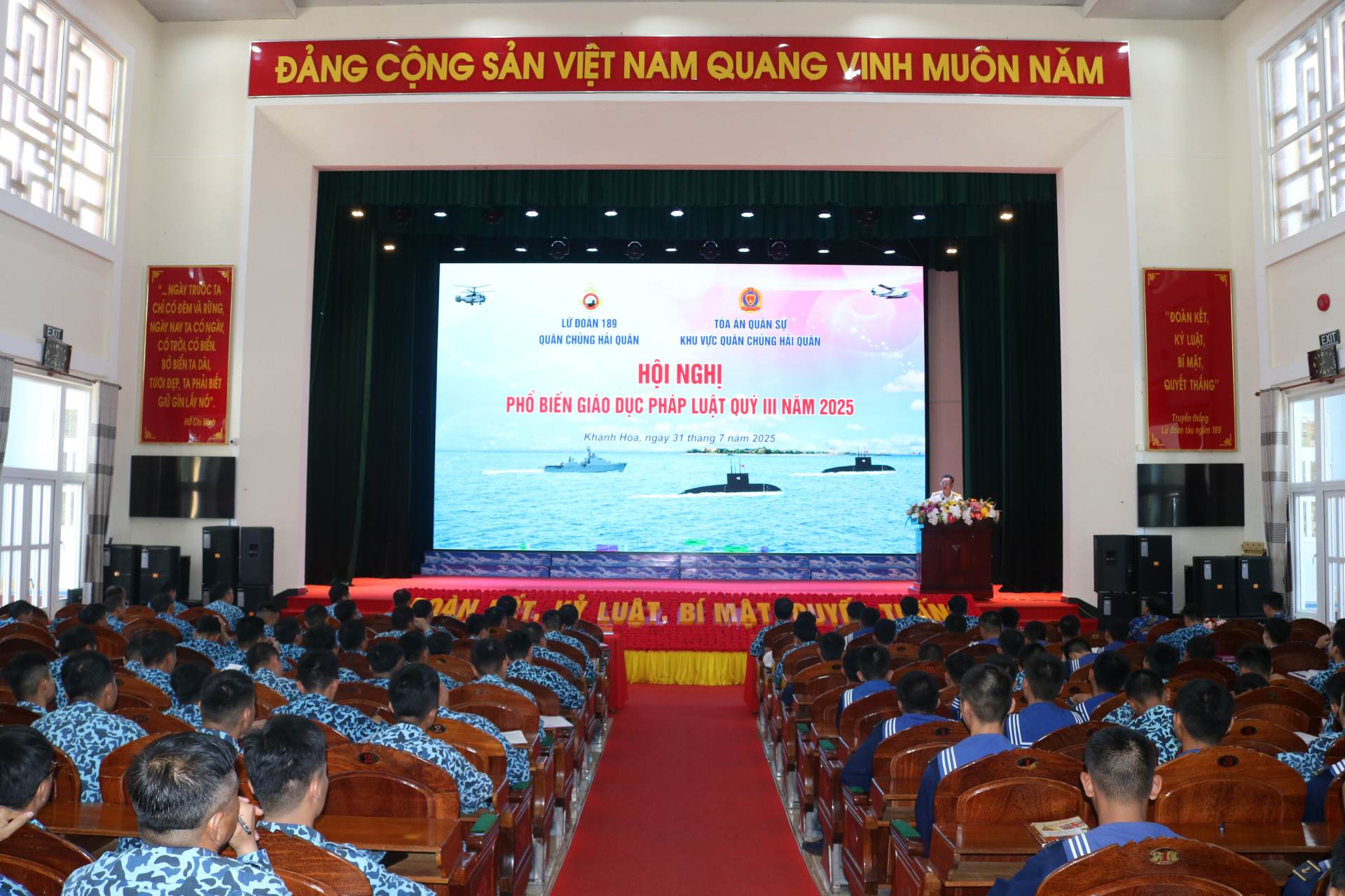 Lữ đoàn 189 phối hợp phổ biến, giáo dục pháp luật cho cán bộ, chiến sĩ