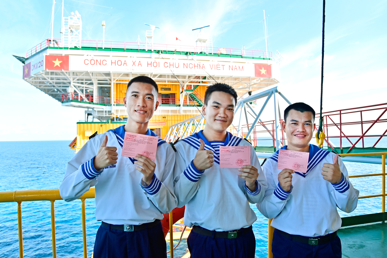 Bầu cử sớm trên thềm lục địa phía Nam: Mỗi lá phiếu - một “cột mốc” chủ quyền